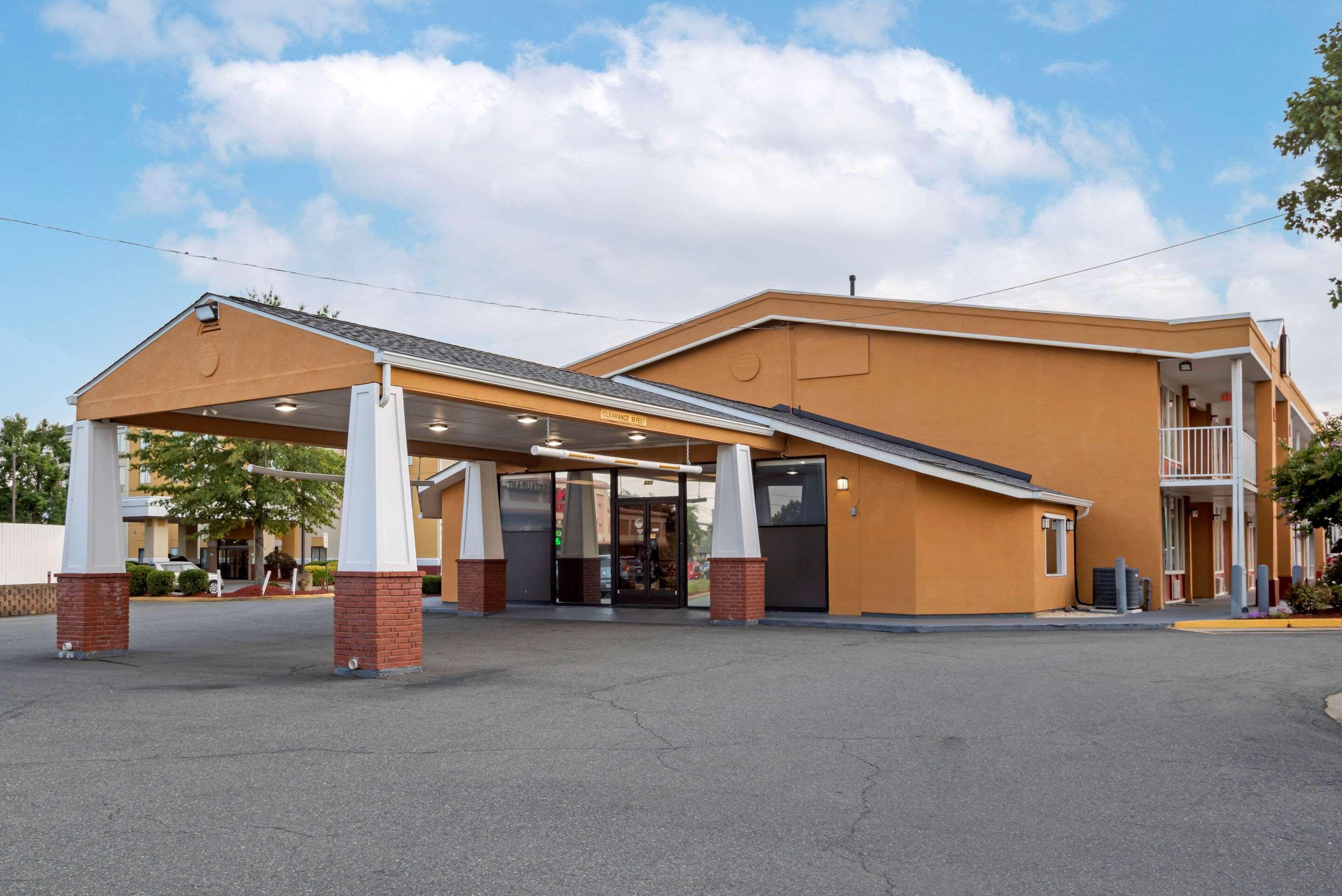Quality Inn Fredericksburg Near Historic Downtown Exterior foto
